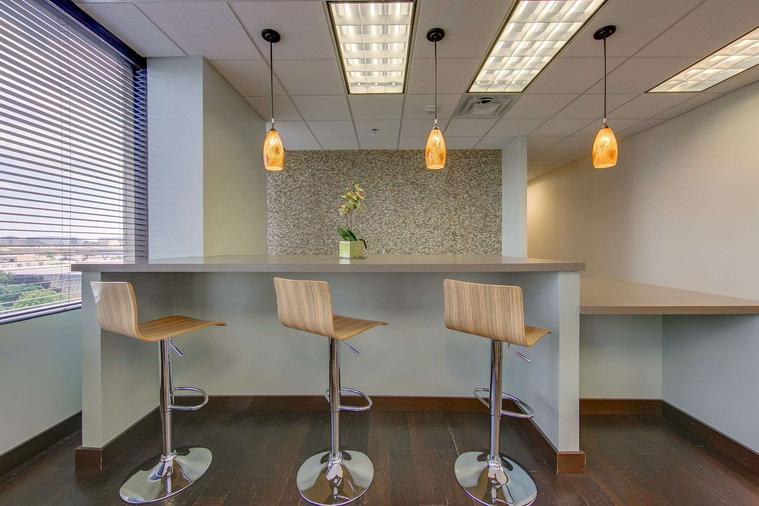 4100 Spring Valley Rd, Dallas, TX 75244